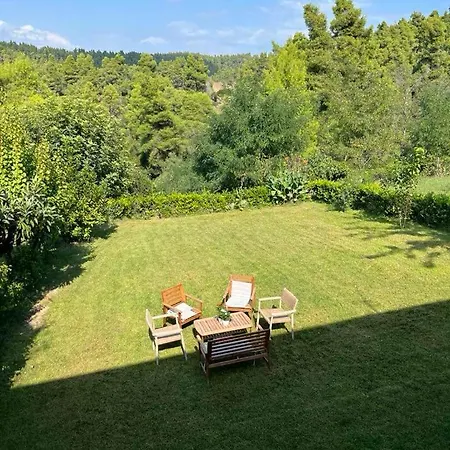 فيلة Cactus House *