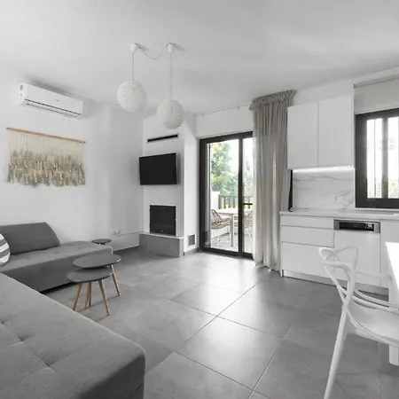 Cactus House Villa *